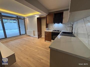 BAHÇELİDE YENİ TERAS KULLANIMLI AMERİKAN MUTFAK 1+1