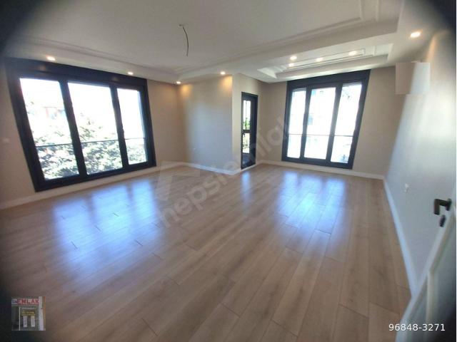 BAHÇELİEVLER METROBÜSE 5 DAKİKA SIFIR 3+1 EBEVEYN BANYOLU OTOPARKLI KİRALIK DAİRE