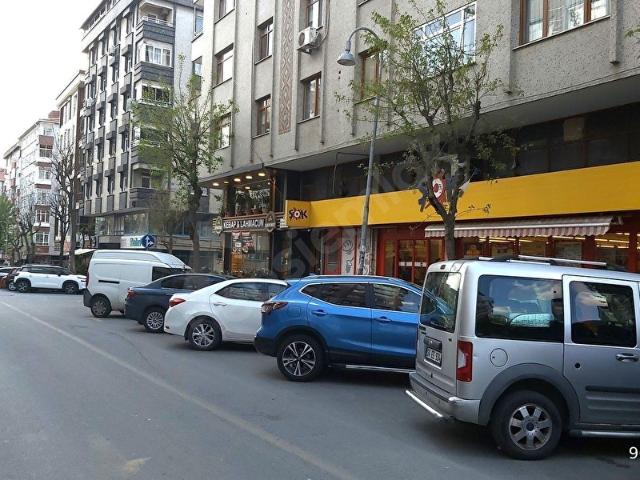 BAHÇELİEVLER METROBÜSE 8 DAKİKA SIFIR BİNADA 1.KAT 2+1 ACELE SATILIK DAİRE