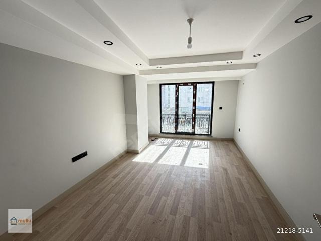 BAHÇELİEVLER ÇAMLIK CADDESİNDE, SIFIR, GÜNEY CEPHE, ARAKAT, 2+1 KİRALIK DAİRE