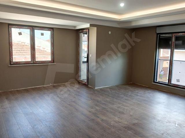 BAHÇELİEVLER BASIN SİTESİ OTOPARKLI SATILIK SIFIR LÜKS 3+1 DAİRE