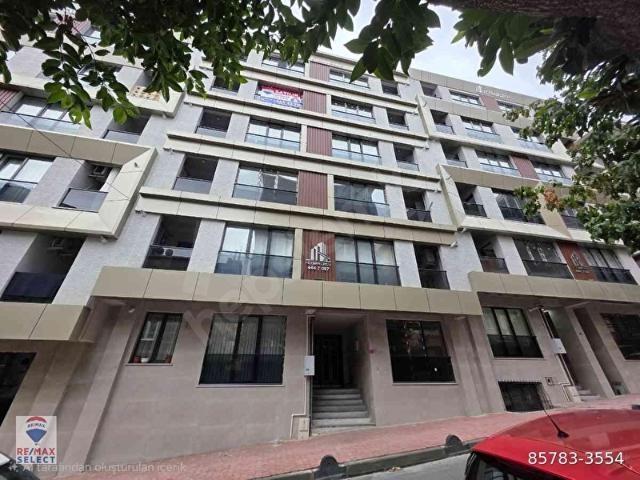 BAHÇELİEVLER HÜRRİYETTE SIFIR BİNADA SATILIK BALKONLU KULLANIŞLI 2+1
