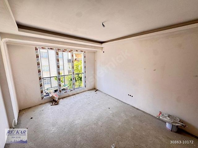 BAHÇELİEVLER ŞİRİNEVLER ULU CAMİİ YAKINI SIFIR 2+1 80M2 3.KAT KOMBİLİ KREDİLİ 2 AYA TESLİM DAİRE