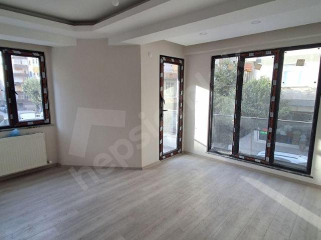 BAHÇELİEVLER S.PAŞA MH. ULUBATLI HASAN CAMİ KARŞISI 2+1 80M2 1.KAT SIFIR KOMBİLİ ANKASTRE MUTFAKLI