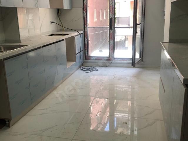 BAHÇELİEVLER YAYLADA SIFIR EBEVEYN BANYOLU 95 M2 ASANSÖRLÜ 4.KAT 2+1