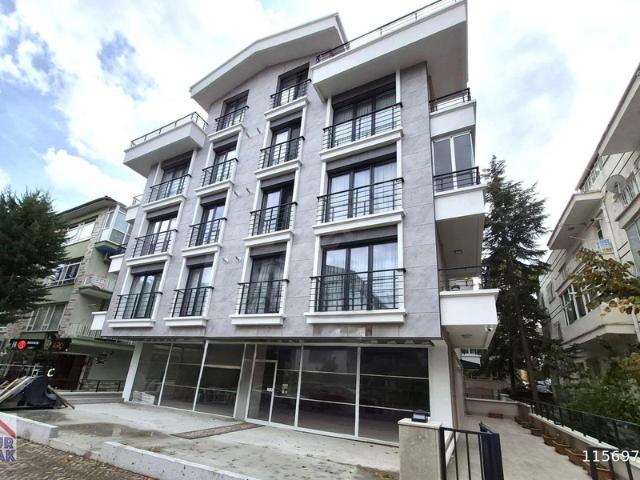 BAHÇELİEVLER YENİ BİNADA ARAKAT KAPALI OTOPARKLI KİRALIK DAİRE