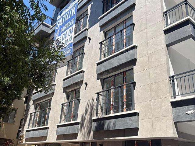 BAHÇELİEVLER 76. SOKAK'TA SATILIK 3+1 DAİRE