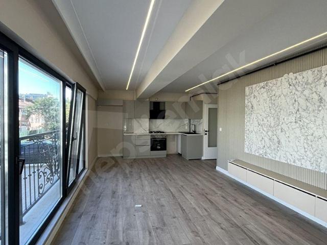 BAHÇELİEVLERDE BAŞAKTAN 2+1 SIFIR BİNA GİRİŞ KAT