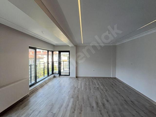 BAHÇELİEVLERDE BAŞAKTAN 4+1 DUBLEKS SIFIR BİNADA ASANSÖRLÜ OTOPARKLI