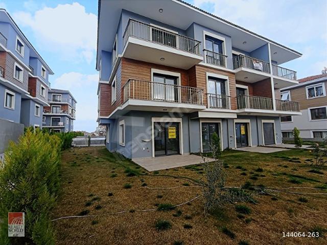 Bahçeli Havuzlu Site İçinde Doğalgazlı 1+1 Kiralık Daire
