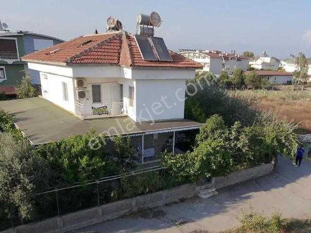 Bahçeli Köşe Parsel Villa