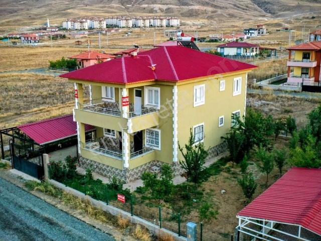 Bahçeli 2 Katlı Villa