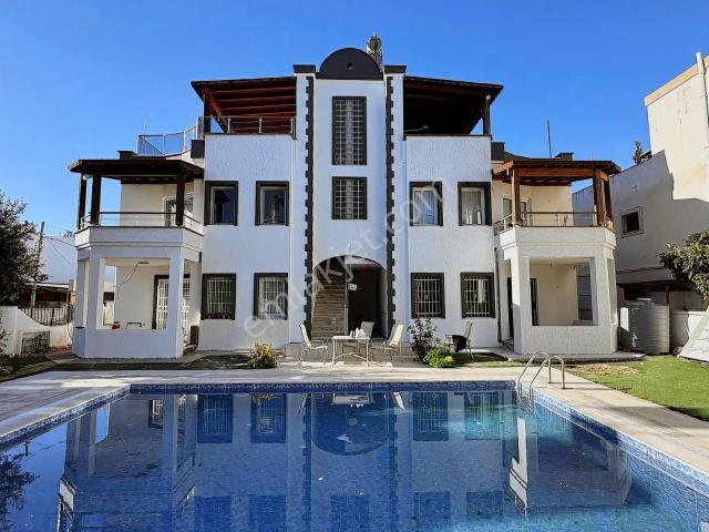 Bahçelieveler'de Denize 50 Adım Çarşıya 400mt Üst Dubleks