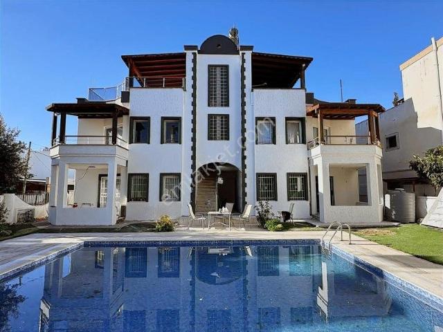Bahçelieveler'de Denize 50 Adım Çarşıya 400mt Üst Dubleks