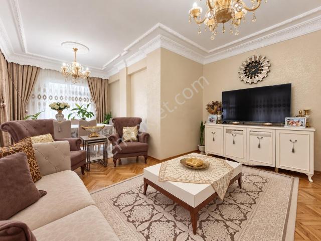 Bahçelievler Çarşamba Pazarı Yakını 4. Kat Çift Wc 3+1 128m2