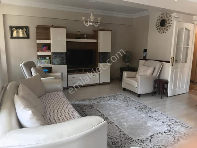 Bahçelievler Çavuş Paşa Cadesi Yakını Düz Giriş 2+1 Oto Parklı