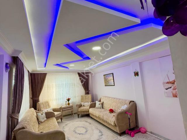 Bahçelievler Bayatlı Sitesi'nde Full Yenilenmiş 2+1 Daire