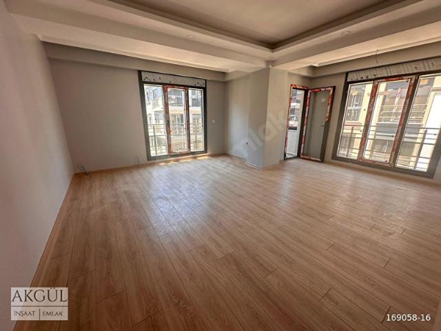 Bahçelievler Bahçeli Nizam'da Satılık 3.Kat Ara Kat 2+1,88m2 Sıfır Daire