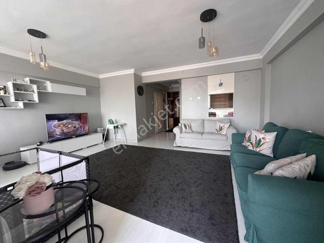 Bahçelievler Gökdelenler'de Satılık 3+1 Deniz Manzaralı Daire