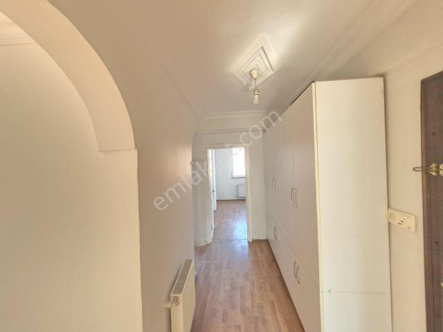 Bahçelievler Devlet Hastanesine Komşu 2+1 Geniş Kiralık Daire