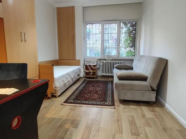 Bahçelievler De Eşyalı 1+0 Yüksek Giriş Kat Daire