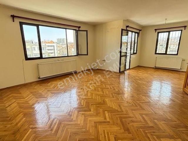Bahçelievler De Metro Yakını Geniş Manzaralı 3 Cephe 3 Balkon!