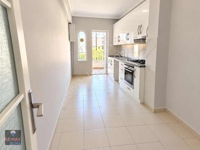 Bahçelievler’de Merkezi Konumda, Ferah Ve Kullanışlı 4+1 Kiralık Daire