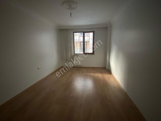 Bahçelievler Kocasinan 10 Yıllık Bina 100m² 1.kat 2+1 K.oto Park