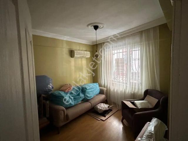 Bahçelievler Kiralık 2+1 Daire 18 Yıllık