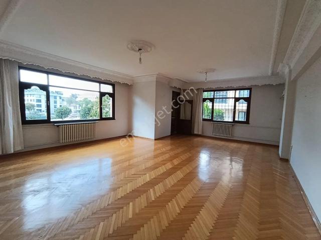 Bahçelievler İsmail Paşa Sokak’ta Kiralık 4+1 Geniş Ve Ferah Daire
