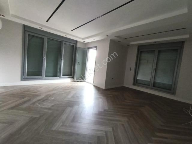 Bahçelievler İstanbul Şehitleri Caddesinde 4+2 Dubleks Kiralık