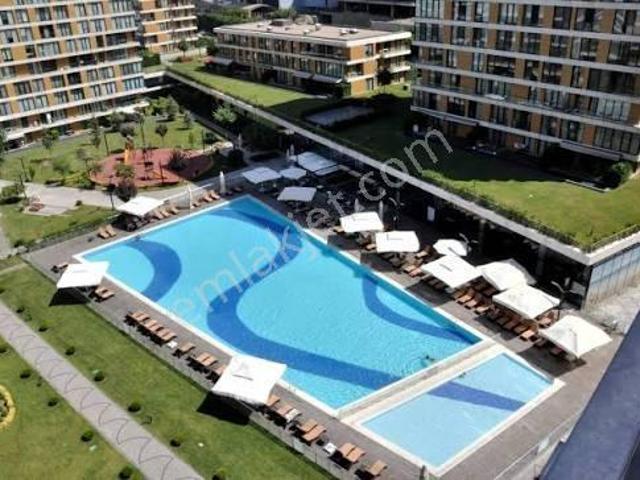 Bahçelievler İstwest'te 1+1 Köşe Manzaralı Satılık Daire