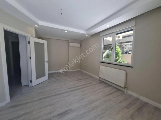 Bahçelievler Mahallesi Yeni Binada Bahçe Kullanımlı 1+1 Kiralık