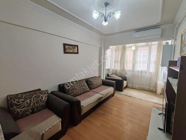 Bahçelievler Mahallesinde Satılık Eşyalı 1+1 Daire