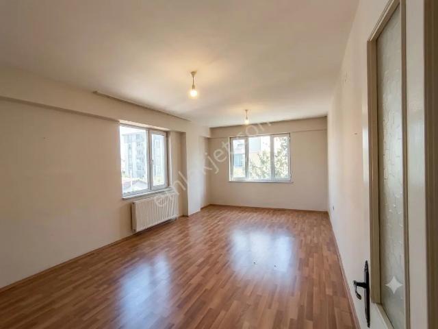 Bahçelievler Mahallesinde Seylap Caddesi Yakını Kiralık Daire