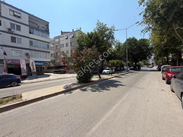 İnönü Caddesi İzmirspor Metro Yakını Otoparklı Kiralık Daire 2+1