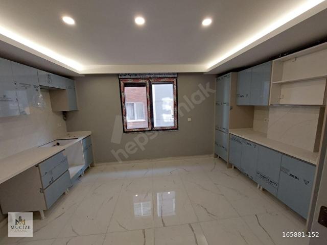 Bahçelievler Merkezde, Sıfır, Kapalı Otoparklı 3+1 Daire
