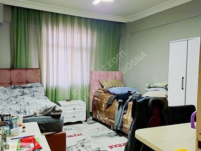 Bahçelievler Merkez'de Satılık 2+1 Daire: 80m² Y.giriş Kiracılı!