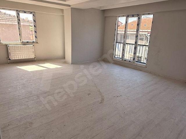 Bahçelievler Soğanlı Mahallesinde Kiralık 2+2 Sıfır Çift Girişli Dubleks Daire