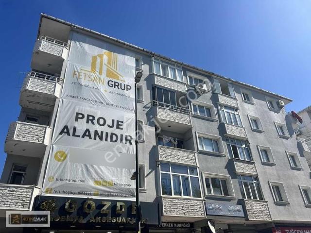 Bahçelievler Sefakent Sitesi'nde Satılık 3 + 1 Daire