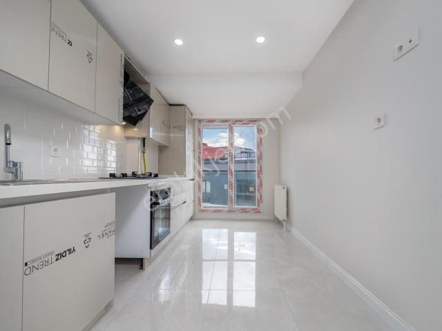 Bahçelievler Siyavuşpaşa Caddesi Önü Açık Manzaralı 3+1 Kiralık