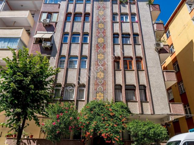 Bahçelievler Siyavuşpaşa Çiğdem Sokak'ta Satılık 3+1 | Asansörlü | Çift Balkonlu