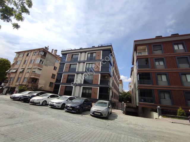 Bahçelievler Piramit Restoran Karşısı Yeni Bina 3+1 Kiralık