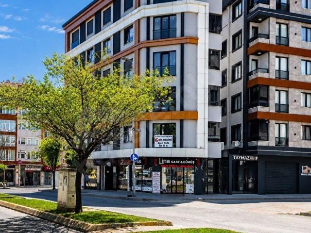 Bahçelievler Yayla Merkez'de Sıfır 2+1 Satılık Çift Balkonlu Klimalı