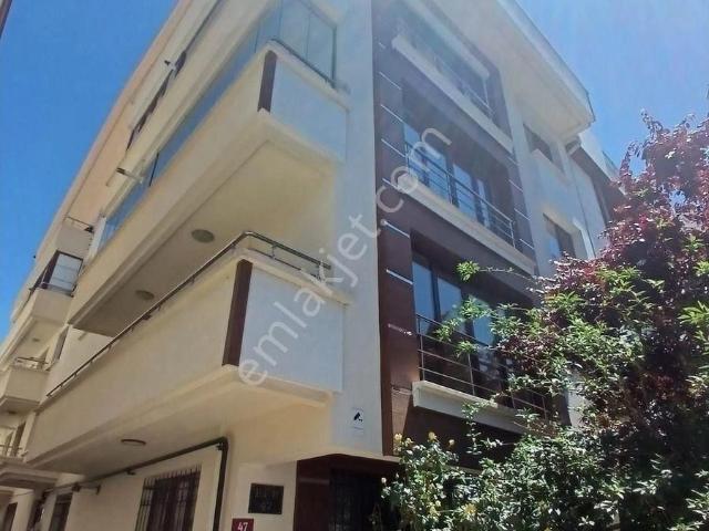 Bahçelievler Yeni Binada Geniş Teraslı 2+1 Daire