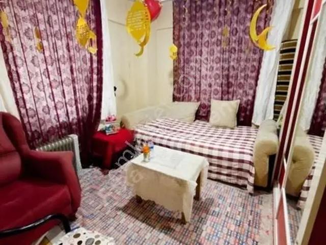 Bahçelievler Zafer'de Metro Yakını Satılık 65m² 2+1 Daire