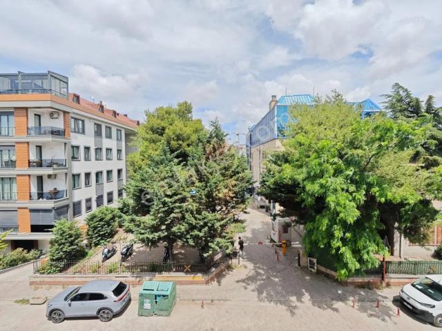 Bahçelievlerde 0 Binada 110 M2 3+1 Ebeveyn Banyolu Daire
