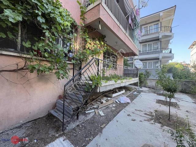 Bahçelievler'de 150 M2, Bahçeli 3+1 Masrafsız Daire