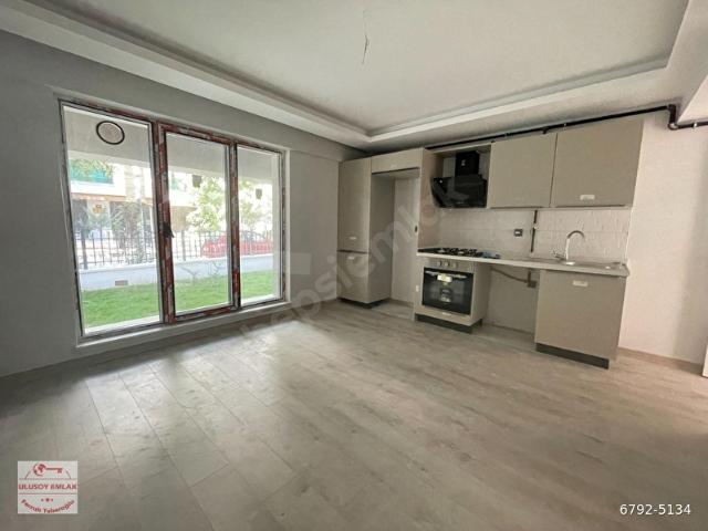 Bahçelievlerde 2+1 Yüksek Giriş Balkonlu ÖnCephede Kombili Metro Yakını