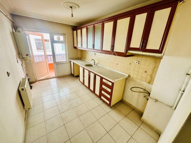 Bahçelievlerde 2+1 Ara Kat Güzel Konum 75m2 Kiralık Daire